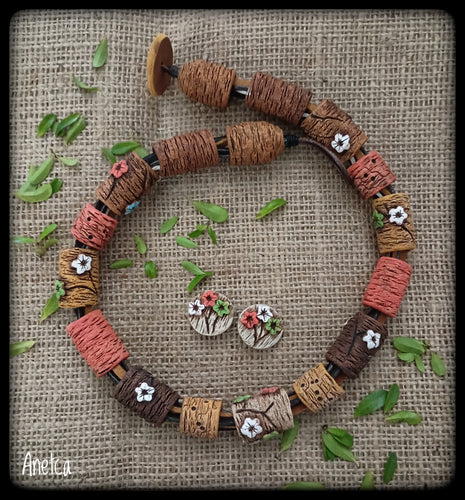 Collar y pantallas con florecitas (#117)